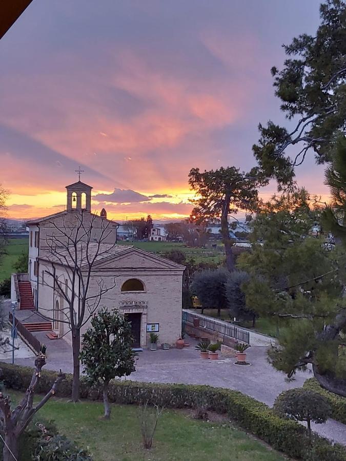 Monolocali B&B Santa Maria Apparente Чивитанова-Марке Экстерьер фото